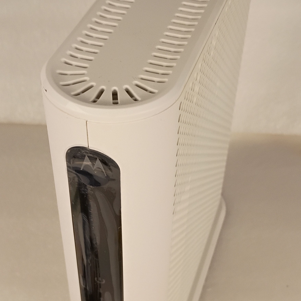 Motorola Modem Router with Colorful Ports - Picture 2 of 4